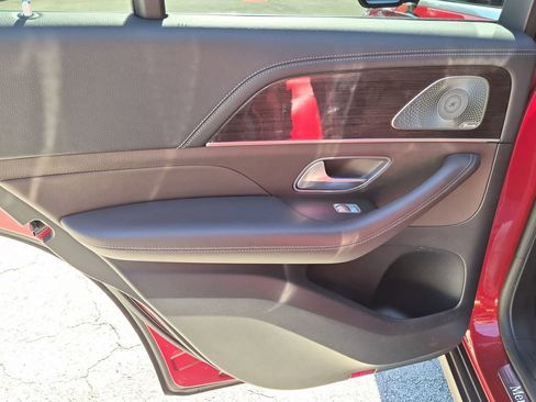 Used 2021 Mercedes-Benz GLE 350 w/ Premium Package image 17