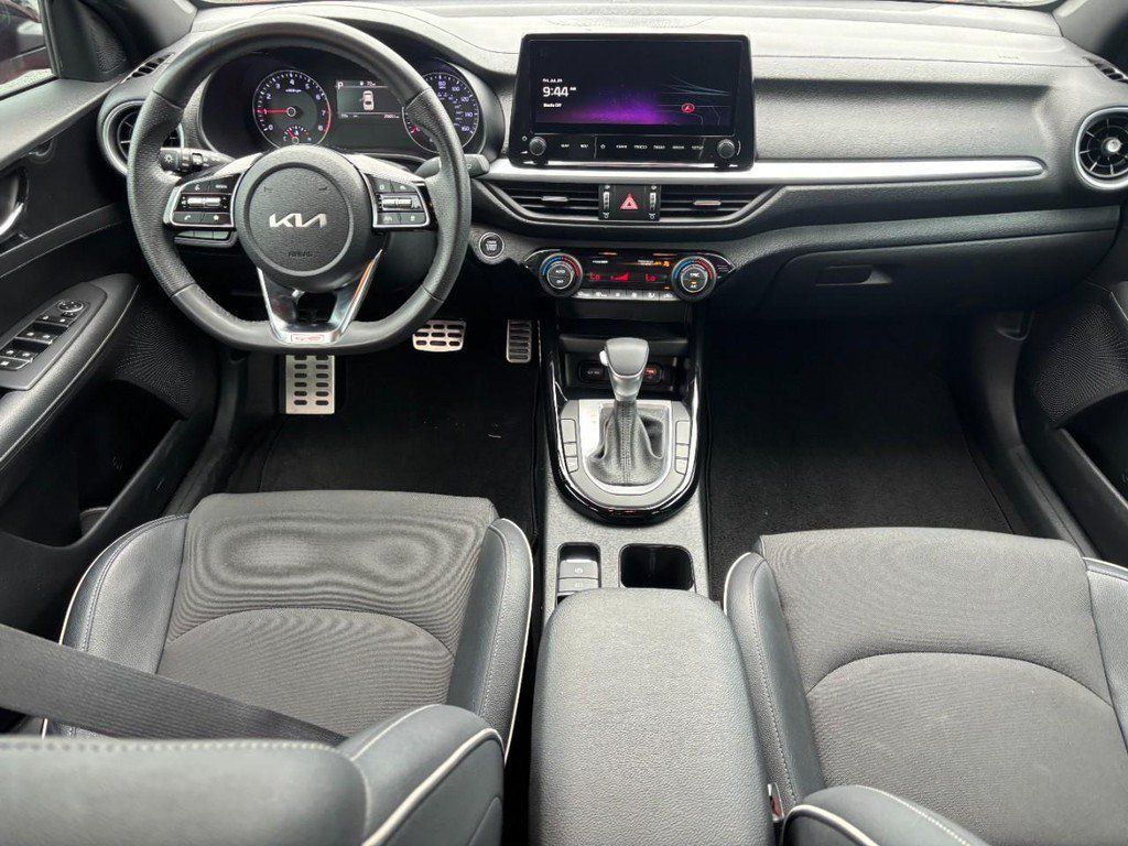 Used 2023 Kia Forte GT-Line w/ GT-Line Technology Package FWD image 11