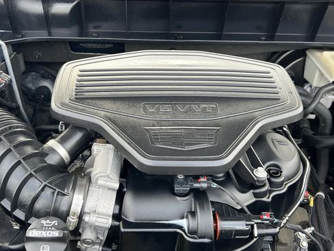 Used 2018 Cadillac XT5 FWD image 29