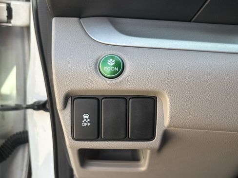 Used 2013 Honda CR-V LX image 12