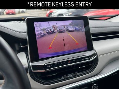 Used 2022 Jeep Compass Limited w/ Mopar Graphics Package image 10