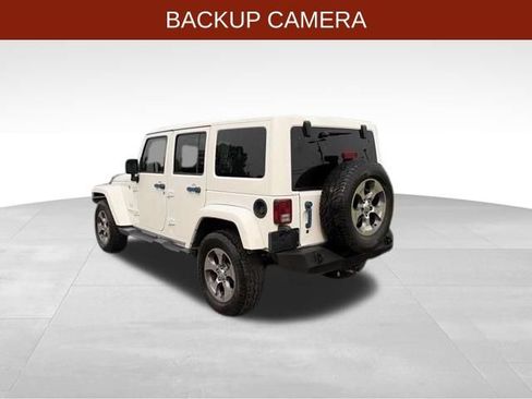 Used 2017 Jeep Wrangler Unlimited Sahara w/ Max Tow Package AWD/4WD image 5