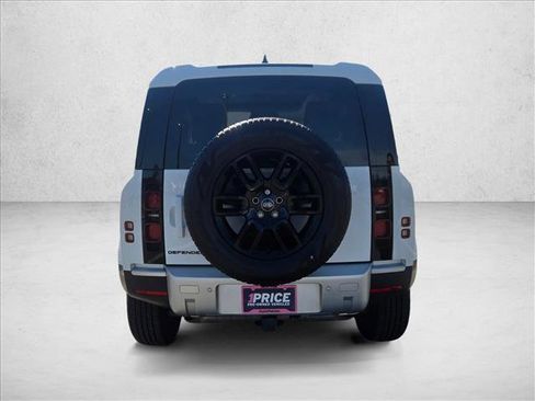 Used 2024 Land Rover Defender 90 S image 6