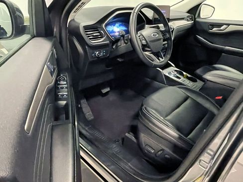 Used 2022 Ford Escape SEL w/ Technology Package AWD/4WD image 19