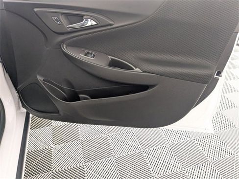 Certified 2025 Chevrolet Malibu LT w/ LPO, Floor Liner Package image 32