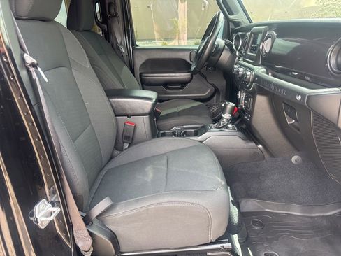 Used 2022 Jeep Wrangler Unlimited Sport AWD/4WD image 19