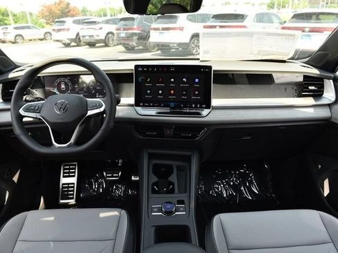 New 2026 Volkswagen Tiguan SE R-Line AWD/4WD image 7