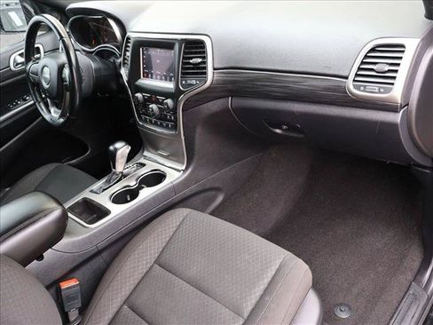 Used 2021 Jeep Grand Cherokee Laredo AWD/4WD image 25