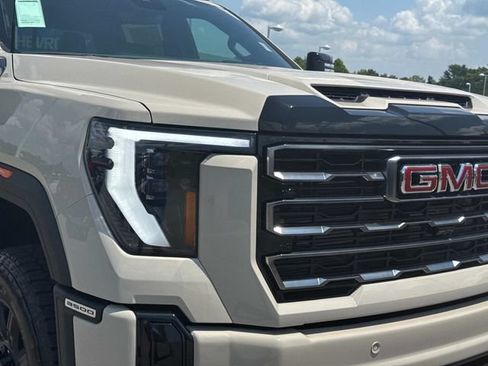 New 2026 GMC Sierra 3500 AT4 w/ AT4 Premium Plus Package AWD/4WD image 11
