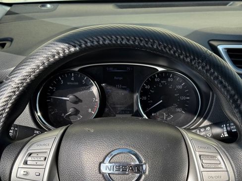 Used 2015 Nissan Rogue S AWD/4WD image 26