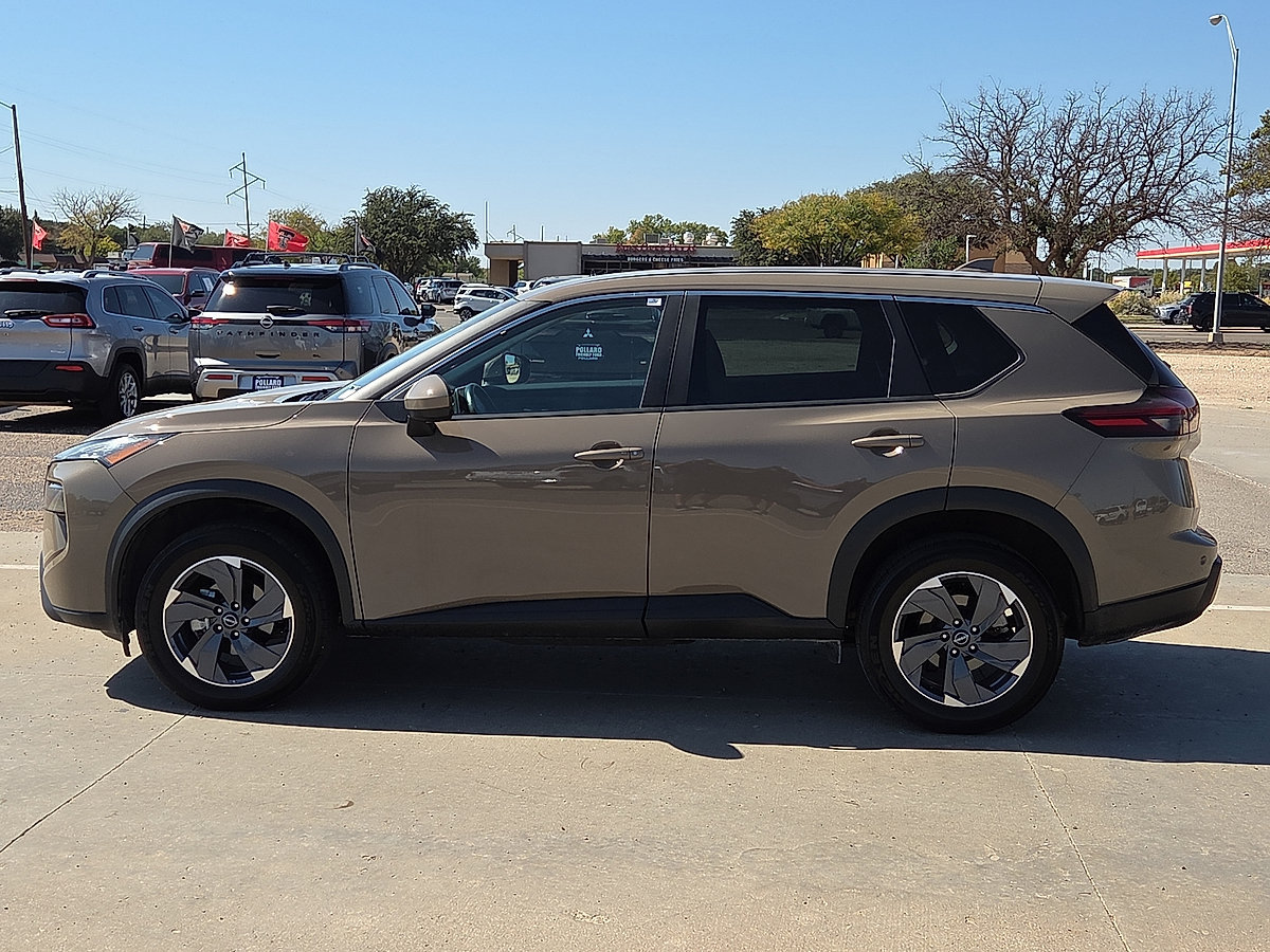 Used 2025 Nissan Rogue SV FWD image 2