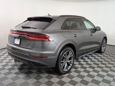 Used 2021 Audi Q8 Premium image 10