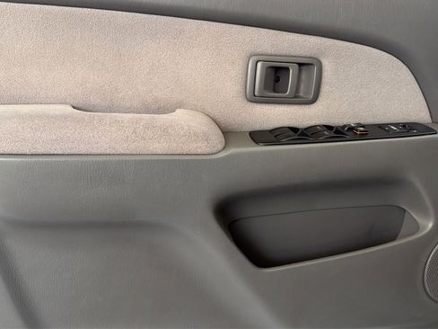 Used 2002 Toyota 4Runner SR5 image 28