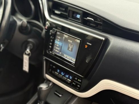 Used 2018 Toyota Corolla iM image 31