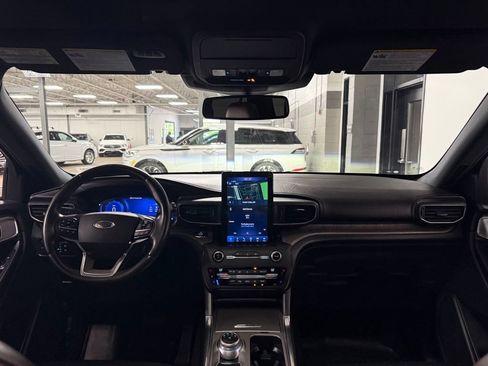 Used 2020 Ford Explorer Platinum w/ Premium Technology Package AWD/4WD image 8
