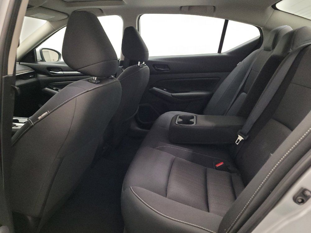 Used 2023 Nissan Altima 2.5 SV w/ SV Premium Package FWD image 18