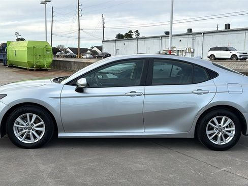 Certified 2025 Toyota Camry LE image 4