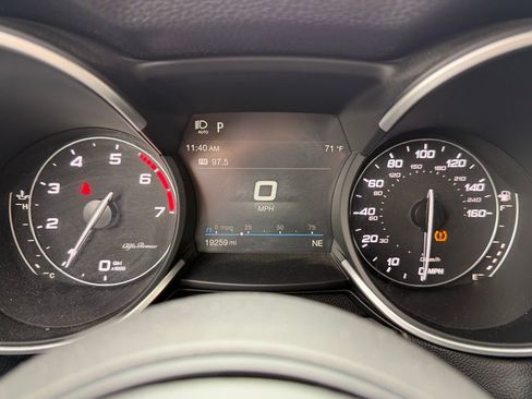 Used 2022 Alfa Romeo Stelvio Sprint image 17