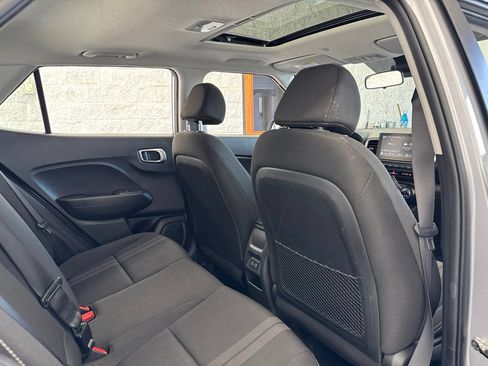 Used 2025 Hyundai Venue SEL FWD image 44