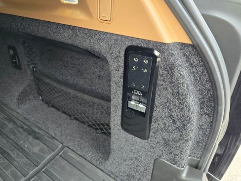 Used 2025 Land Rover Range Rover Long Wheelbase Autobiography AWD/4WD image 48