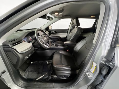 Used 2022 Jeep Compass Limited image 18