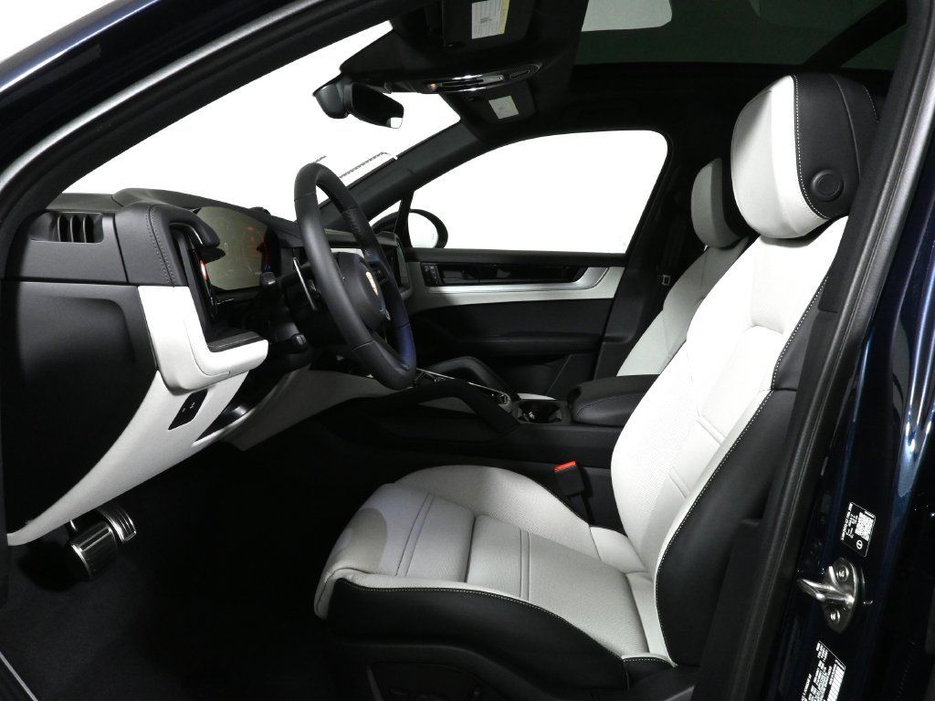 Used 2026 Porsche Cayenne S AWD/4WD image 5