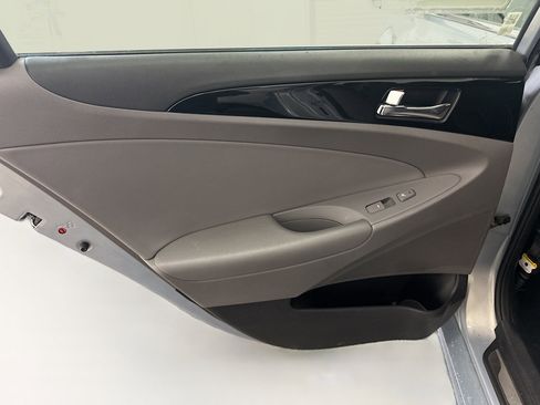 Used 2012 Hyundai Sonata Limited w/ Navigation Pkg image 28