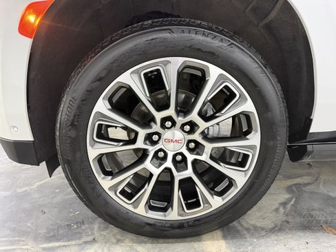 Used 2023 GMC Yukon Denali image 40
