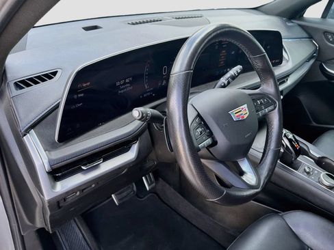 Used 2024 Cadillac XT4 Sport w/ Cold Weather Package FWD image 9