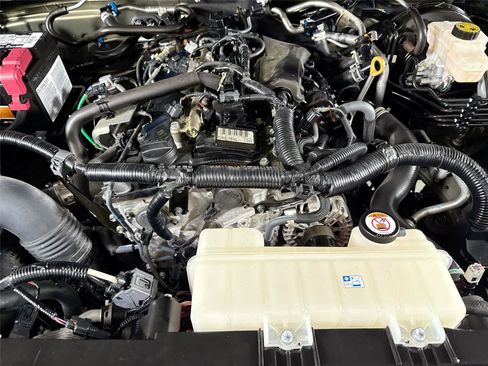 Certified 2024 Toyota Tacoma TRD Off-Road AWD/4WD image 39