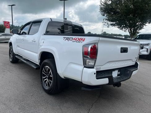 Used 2020 Toyota Tacoma TRD Sport w/ TRD Premium Sport Package AWD/4WD image 2