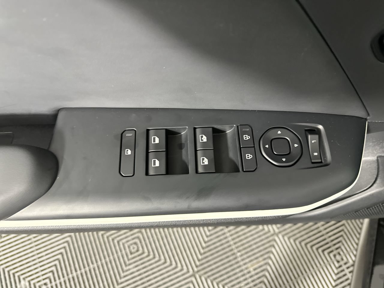 New 2026 Kia K4 GT-Line Turbo FWD image 3