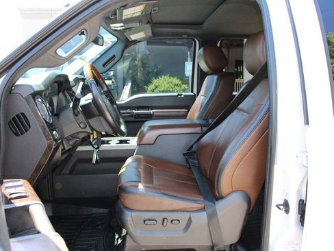 Used 2015 Ford F250 Platinum w/ FX4 Off-Road Package AWD/4WD image 13