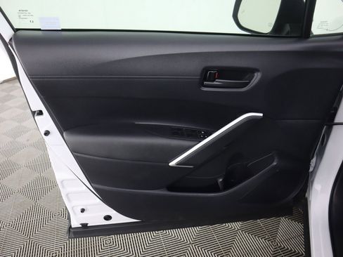 Used 2024 Toyota Corolla Cross LE image 19