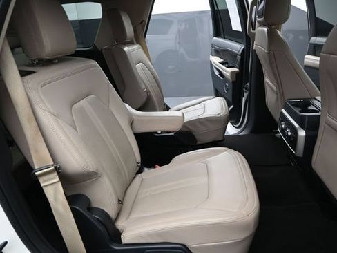Used 2022 Ford Expedition Limited AWD/4WD image 17