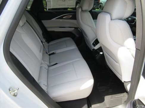 New 2026 Cadillac Lyriq Premium Luxury image 29