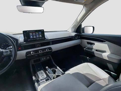 Certified 2024 Honda Pilot Touring image 22