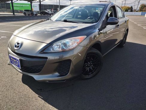 Used 2013 MAZDA MAZDA3 i Touring image 1
