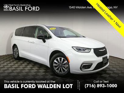 Used 2024 Chrysler Pacifica Limited