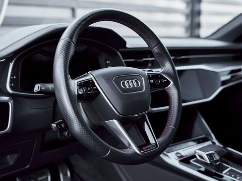 Used 2021 Audi RS 6 w/ Executive Package image 43