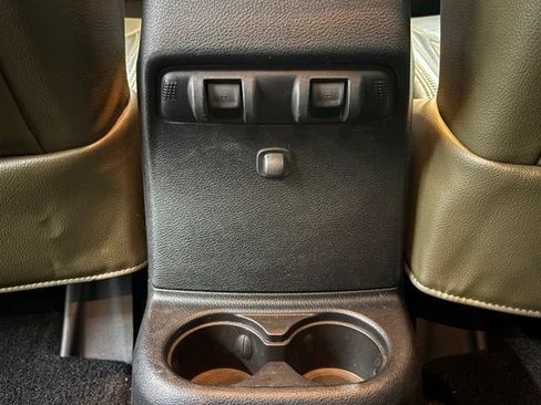 Used 2016 Jeep Wrangler Unlimited Sahara w/ Dual Top Group AWD/4WD image 10