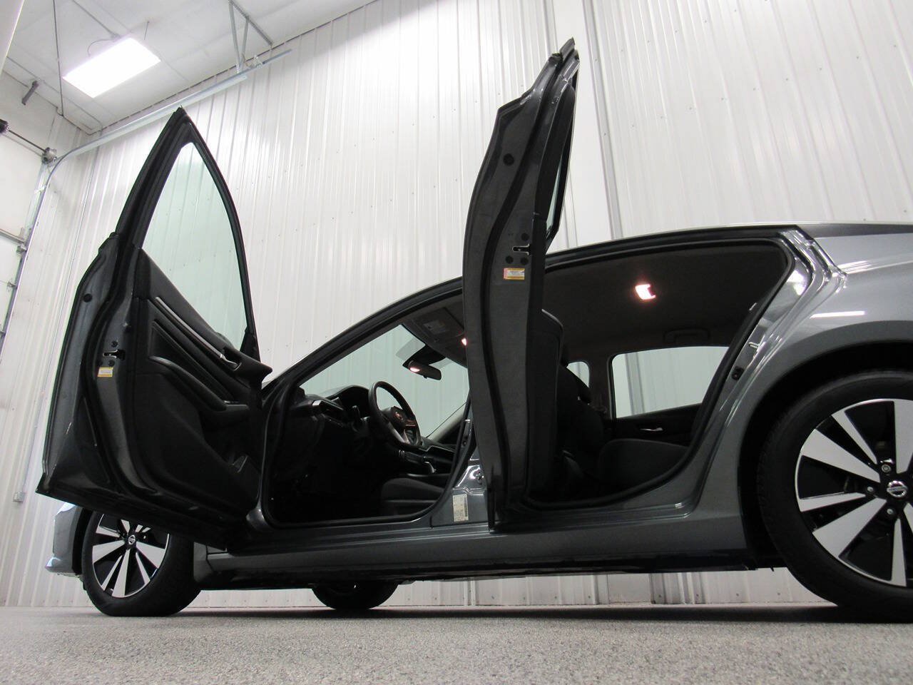 Used 2021 Nissan Altima 2.5 SV FWD image 15