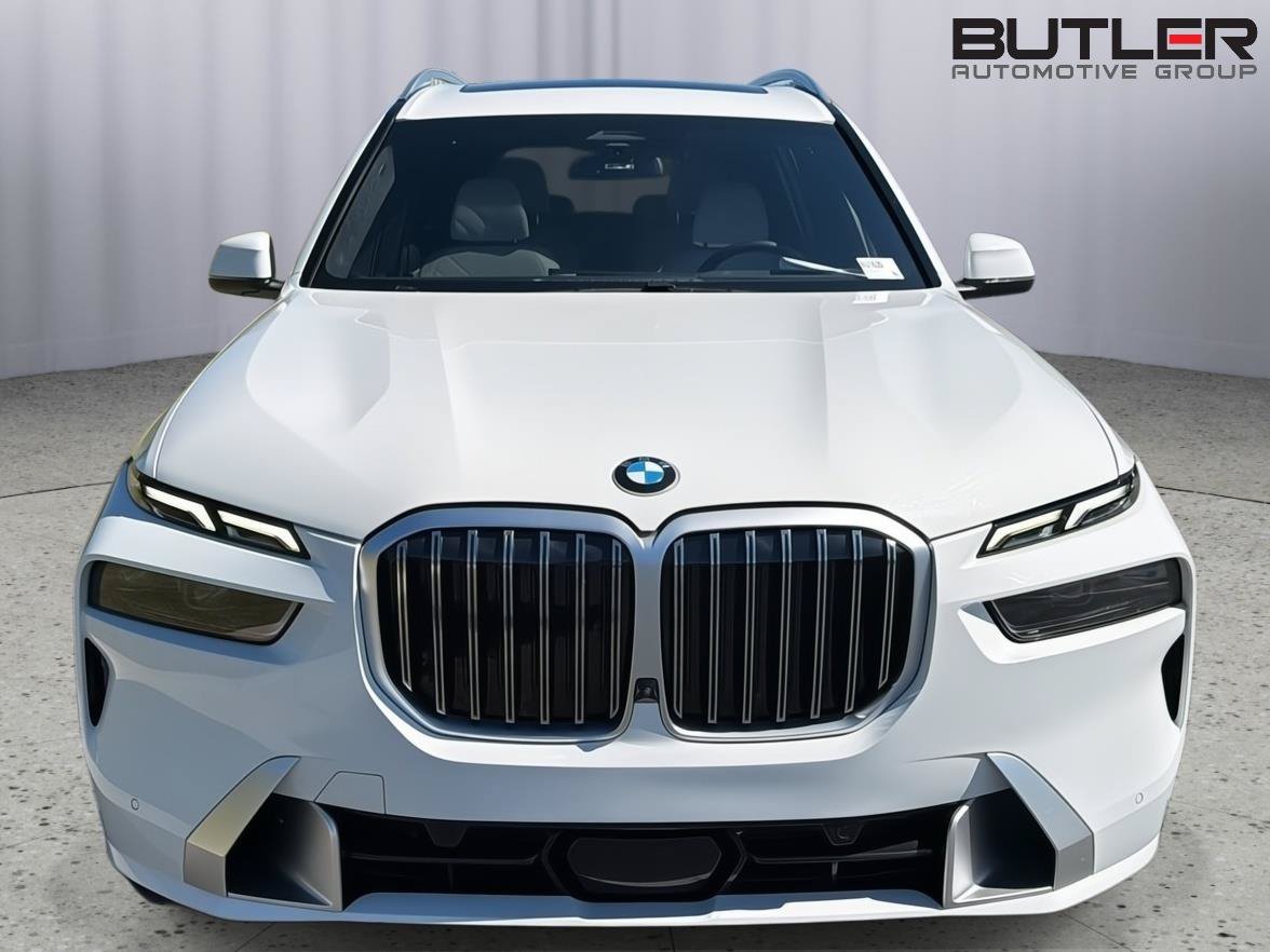Used 2024 BMW X7 xDrive40i w/ Premium Package AWD/4WD image 9