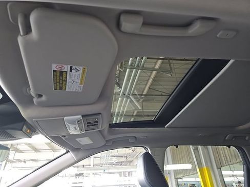 Used 2023 Nissan Rogue Platinum w/ Platinum Premium Package AWD/4WD image 9