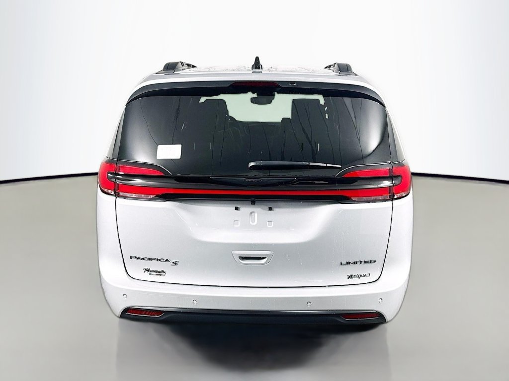 New 2026 Chrysler Pacifica Limited w/ Uconnect Theater Family Group FWD image 6