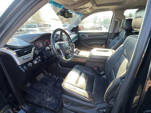 Used 2015 GMC Yukon Denali w/ Premium Package image 8