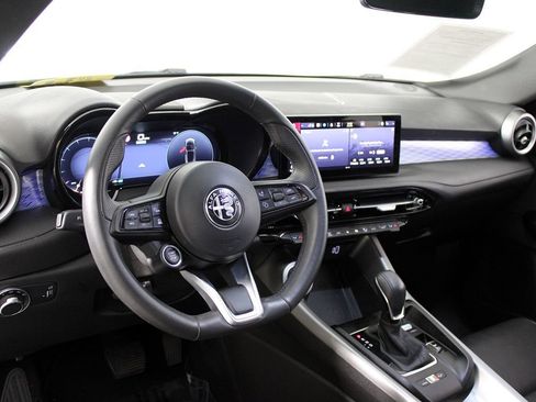 Used 2024 Alfa Romeo Tonale Ti w/ Premium Interior Package image 33