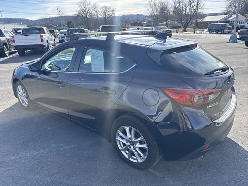 Used 2015 MAZDA MAZDA3 i Touring w/ Technology Package image 32