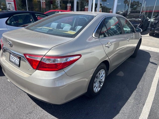 Used 2016 Toyota Camry LE FWD image 2