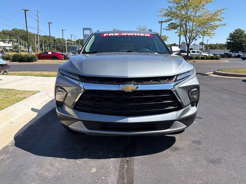 Used 2024 Chevrolet Blazer LT w/ Convenience Package FWD image 3